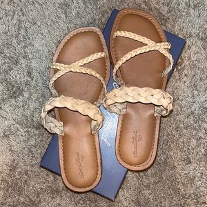 Universal Thread Hilda Sandals